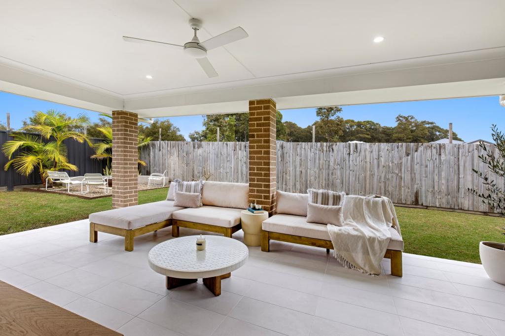 4 Catalina Pl, Badagarang, NSW 2540