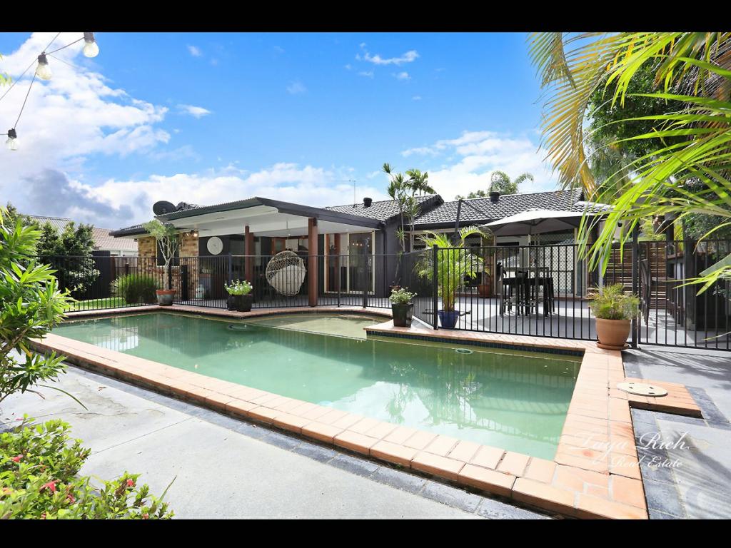 18 Colonsay Cres, Merrimac, QLD 4226