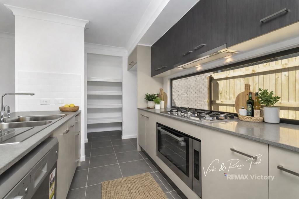 6 Petrie St, Caboolture South, QLD 4510