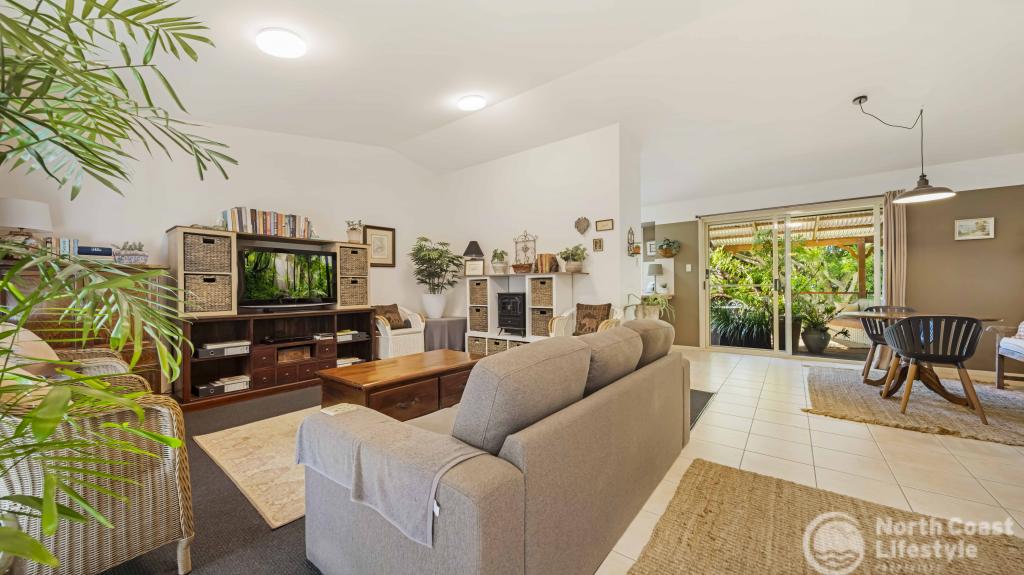 135 SHARA BVD, OCEAN SHORES, NSW 2483