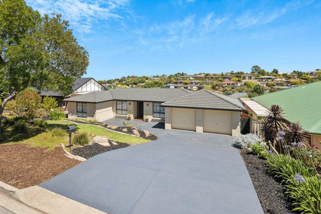 11 Broughton Pl, Greenwith, SA 5125