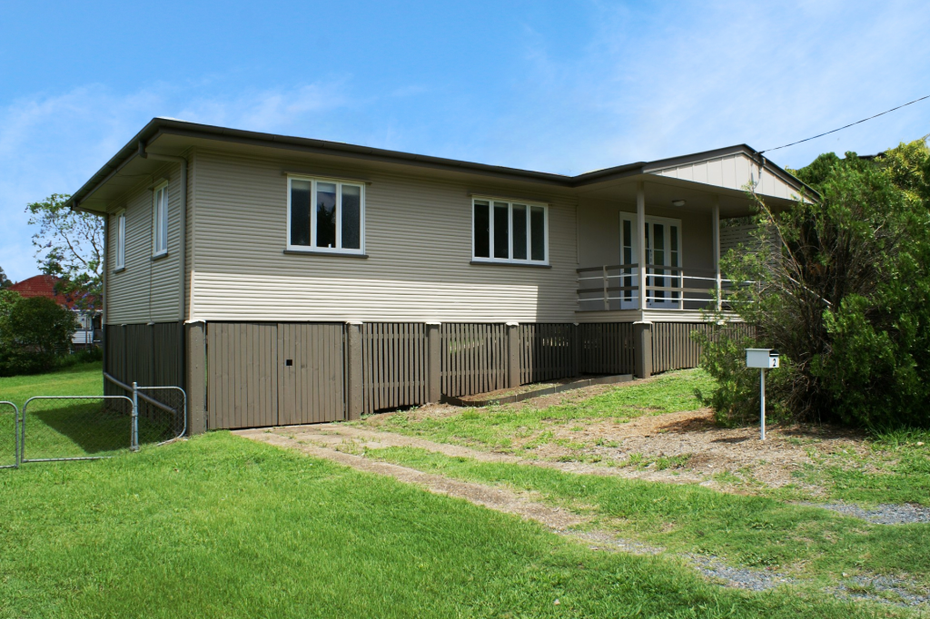 2 Perrett St, Bundamba, QLD 4304