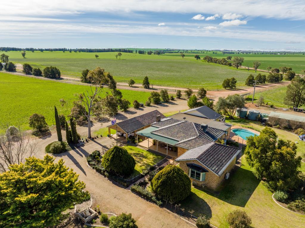 2214 Coolamon Rd, Coolamon, NSW 2701