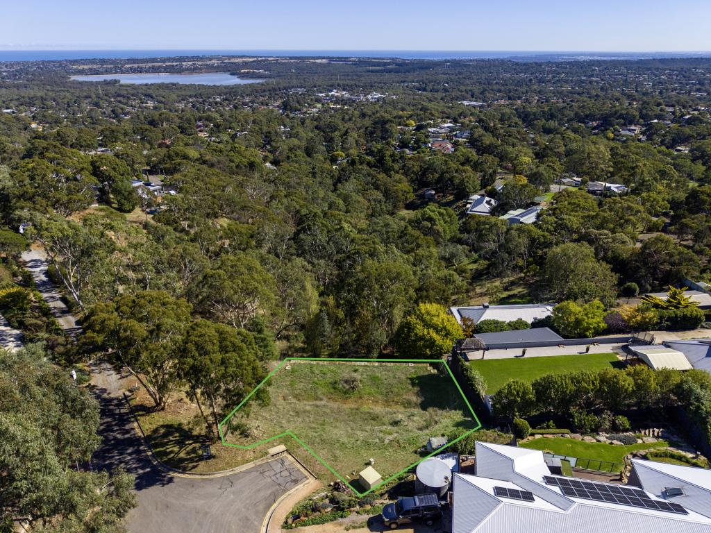 8 Kevin Ct, Happy Valley, SA 5159