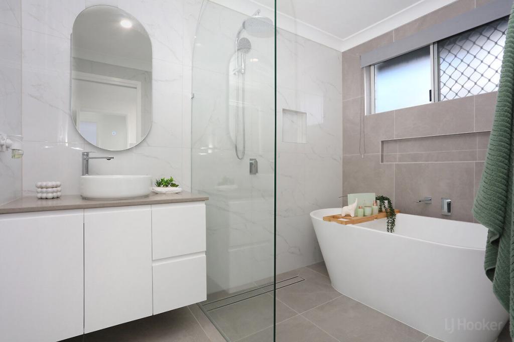 2/134 Oxley Dr, Paradise Point, QLD 4216