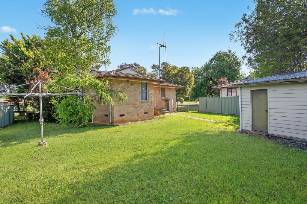 33 Currong Cres, Orange, NSW 2800