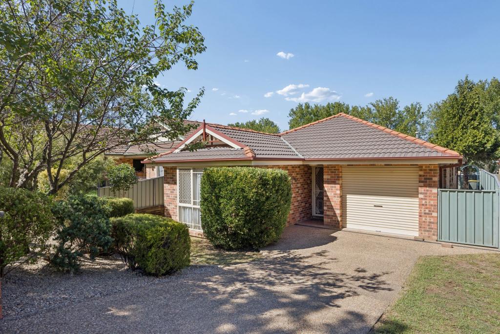 134 Nasmyth St, Young, NSW 2594