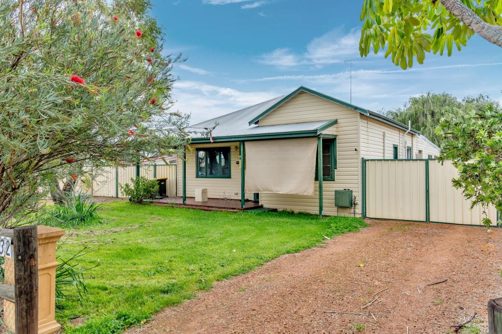 32 Congdon Ave, Pinjarra, WA 6208