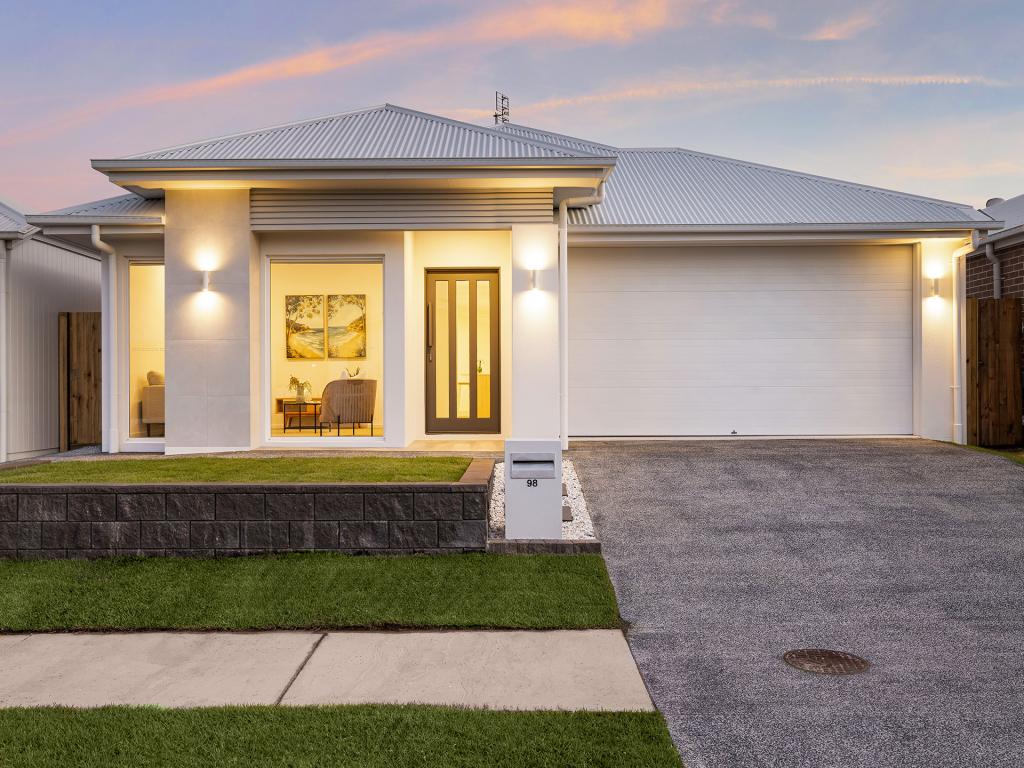 98 Tyndall Cct, Banya, QLD 4551