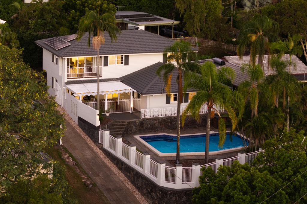 11 Boblynne St, Chapel Hill, QLD 4069