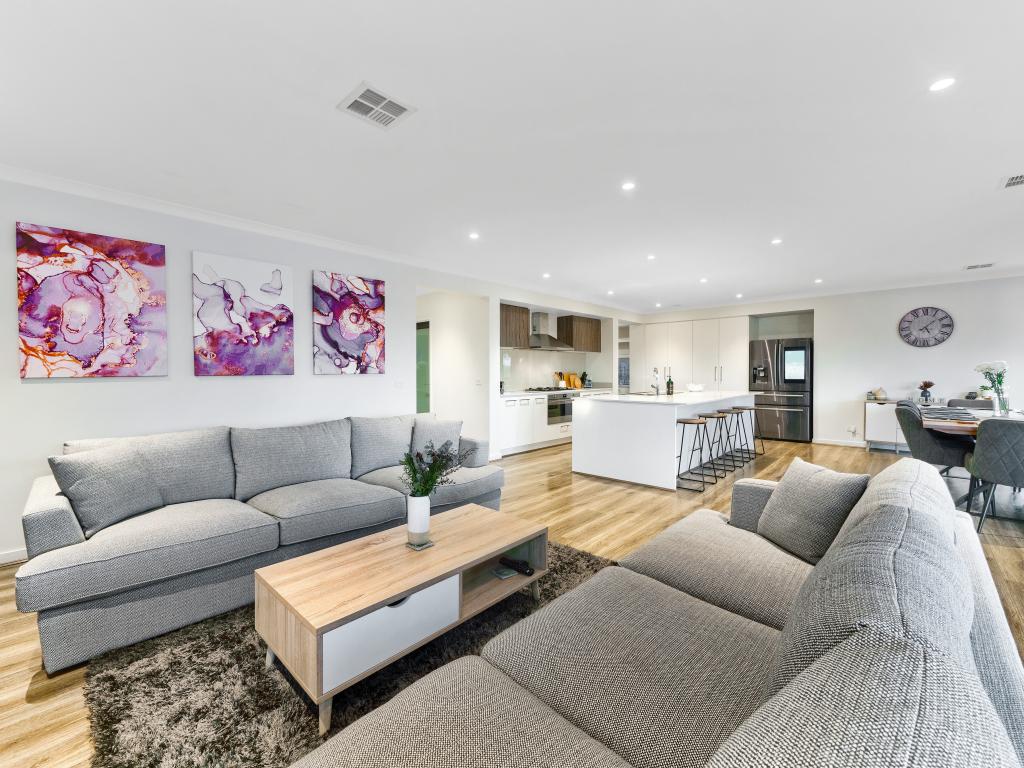 2 Auburn Gr, Botanic Ridge, VIC 3977