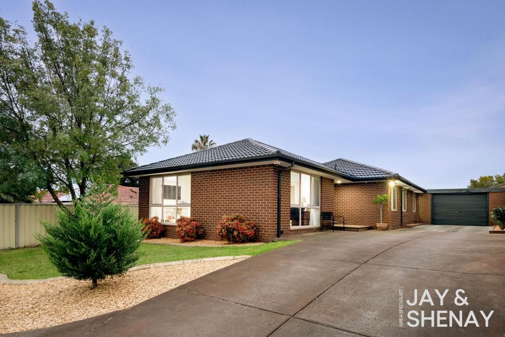 2 EDIS CT, ENDEAVOUR HILLS, VIC 3802