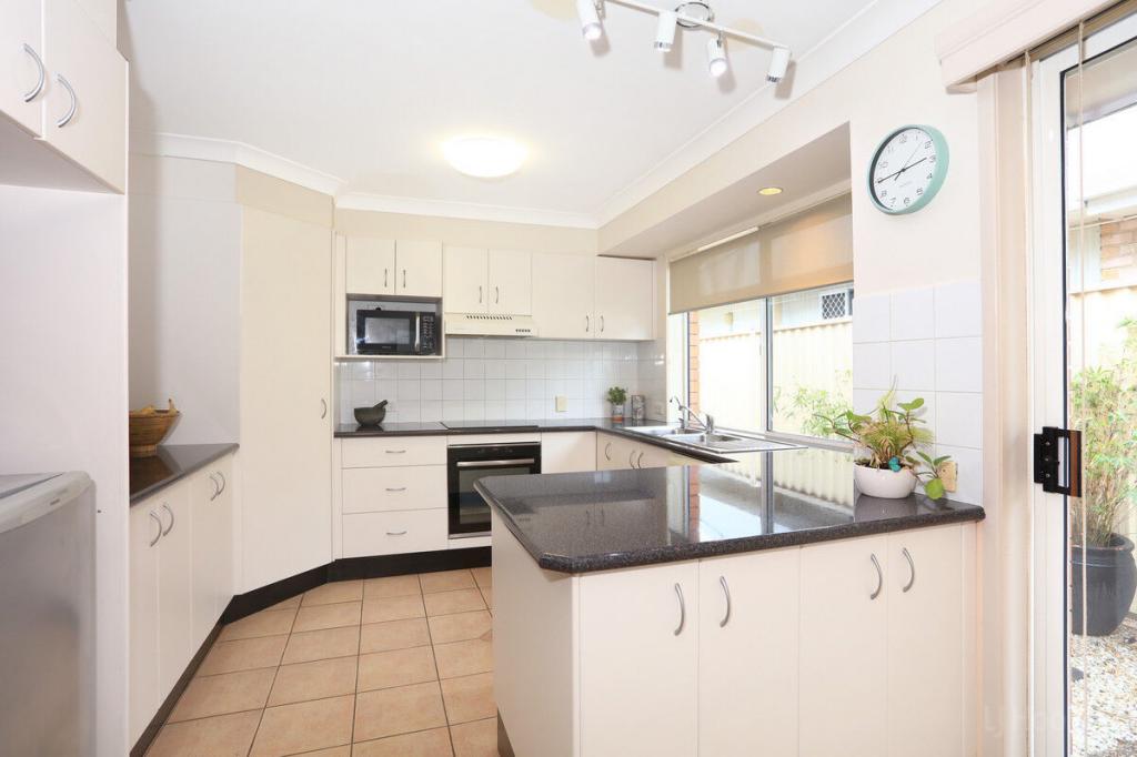 157 Paradise Pde, Hollywell, QLD 4216