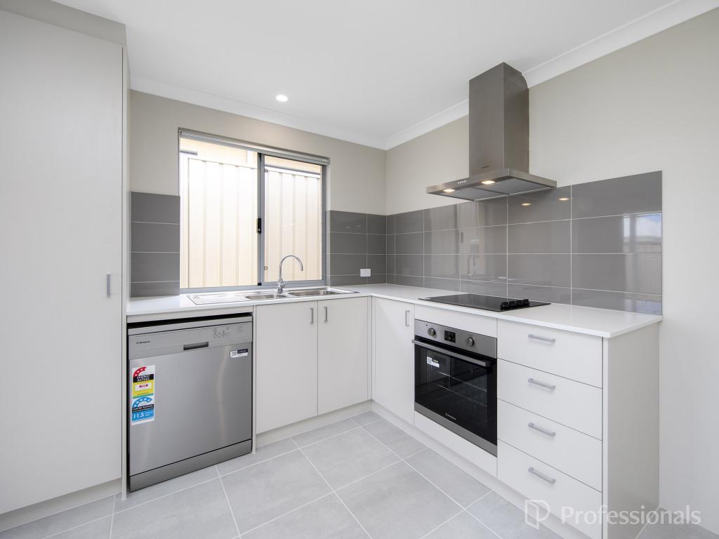 A/8 DAMSEL WAY, TWO ROCKS, WA 6037