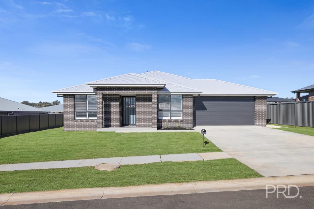 7 Crested Ave, Moore Creek, NSW 2340