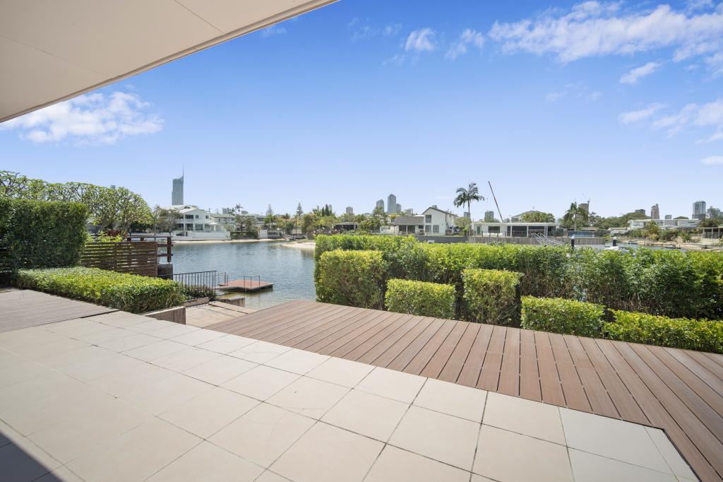 16 Pasadena Ct, Broadbeach Waters, QLD 4218