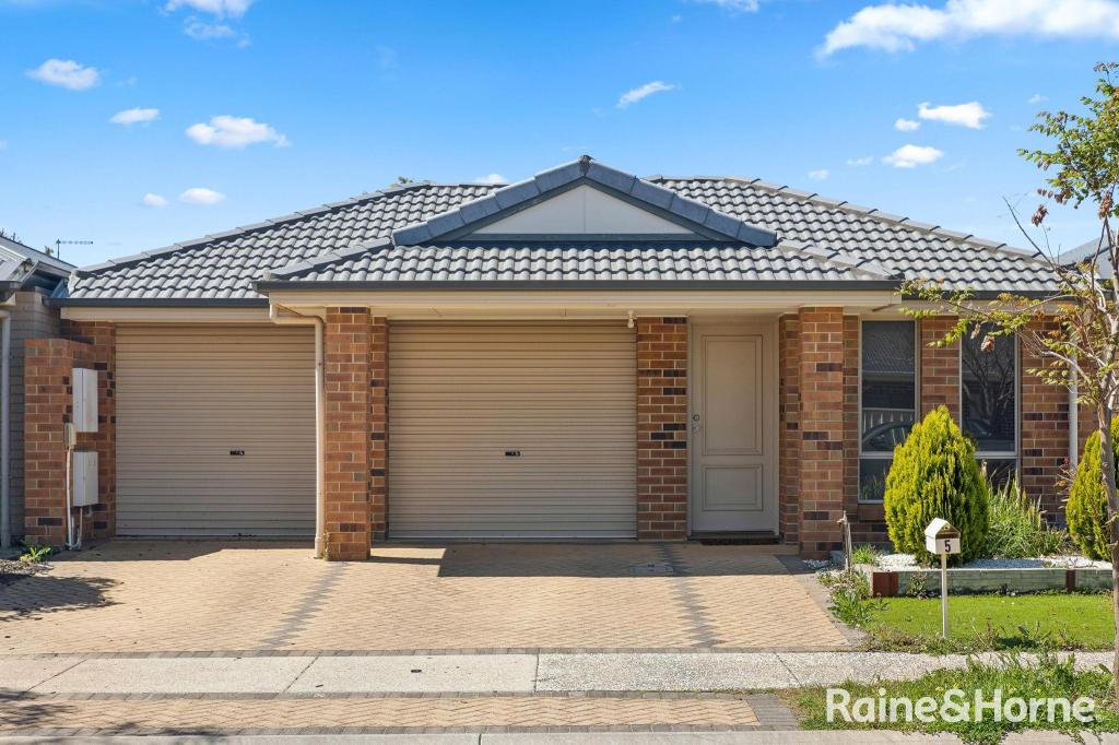 5 PITT ST, MUNNO PARA WEST, SA 5115