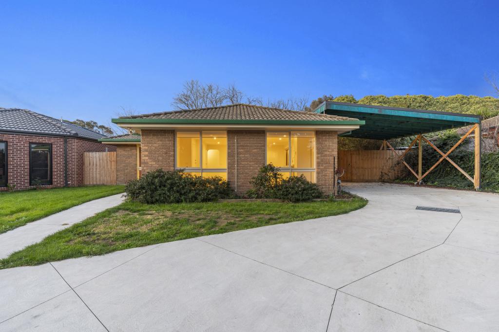 2/4 Malcolm Ct, Pakenham, VIC 3810