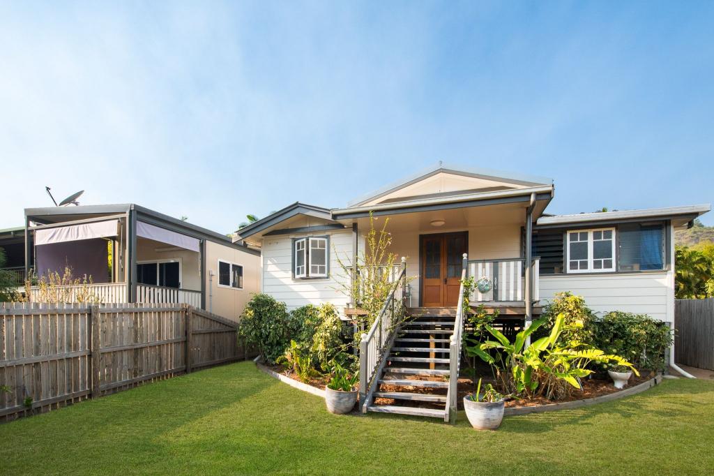 28 Somerset St, Horseshoe Bay, QLD 4819