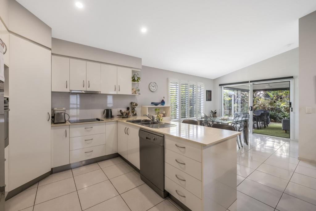 2 Baronet Ct, Golden Beach, QLD 4551