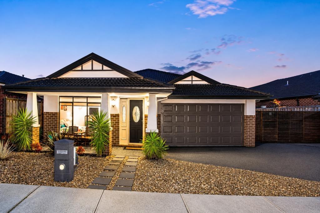 11 Dusky Bells Dr, Cranbourne West, VIC 3977