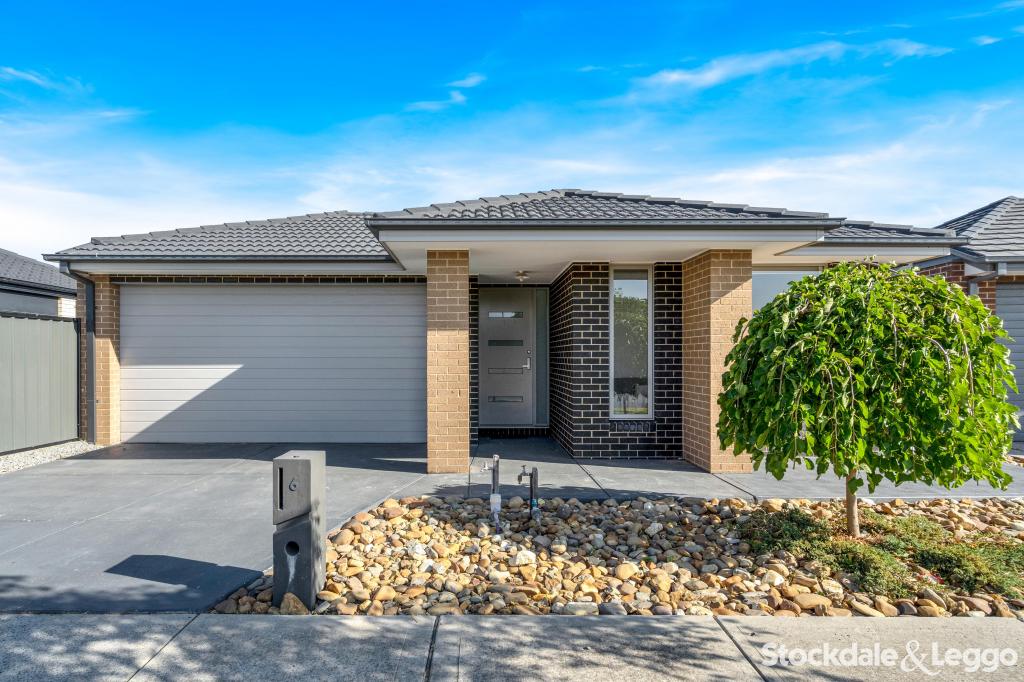 6 Coolamon Dr, Craigieburn, VIC 3064