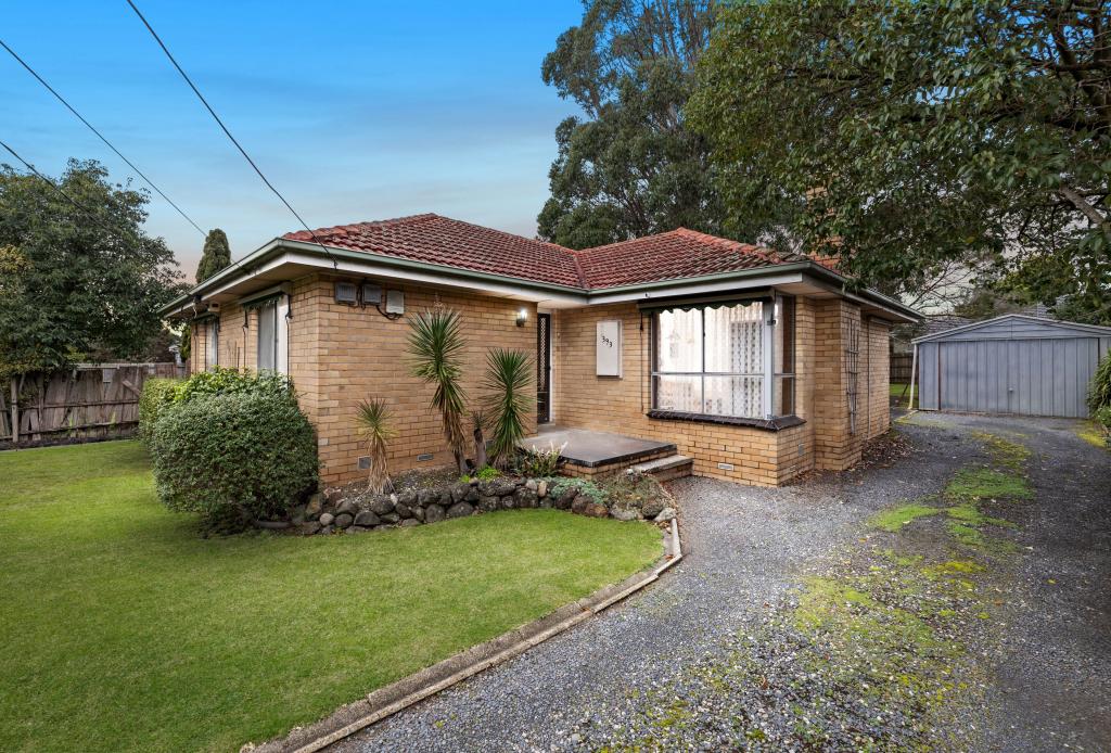 393 Scoresby Rd, Ferntree Gully, VIC 3156