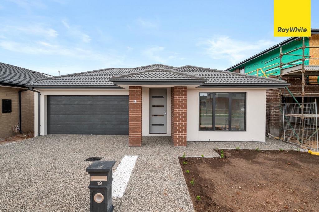 19 Leeton St, Strathtulloh, VIC 3338