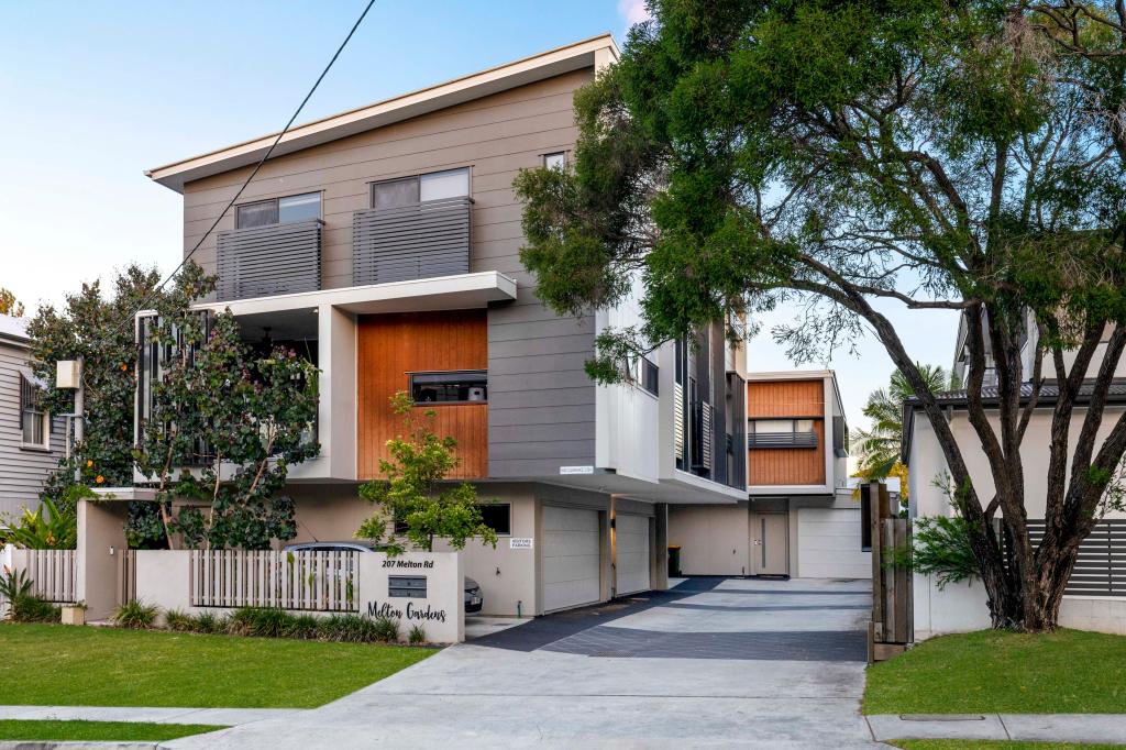 2/207 Melton Rd, Nundah, QLD 4012