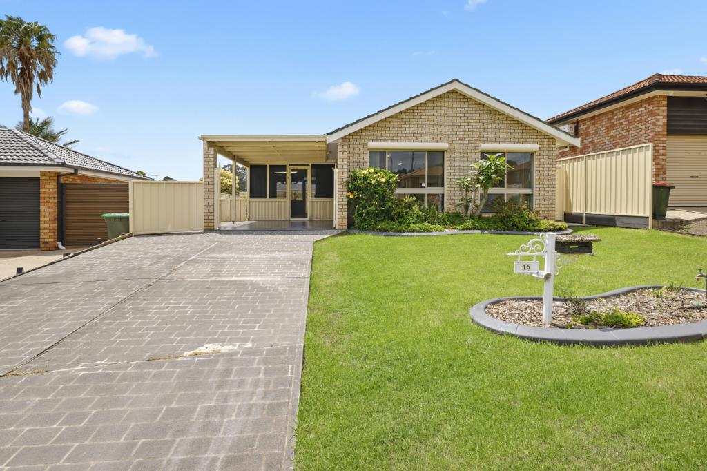 15 Holman Pl, St Helens Park, NSW 2560