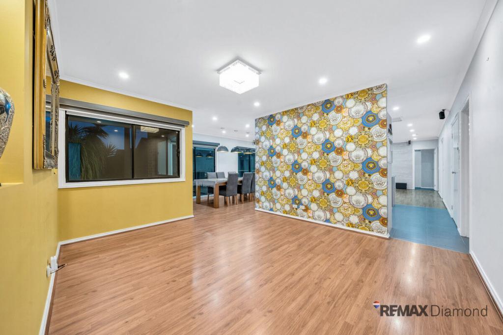 15 Bronson Cct, Cranbourne North, VIC 3977