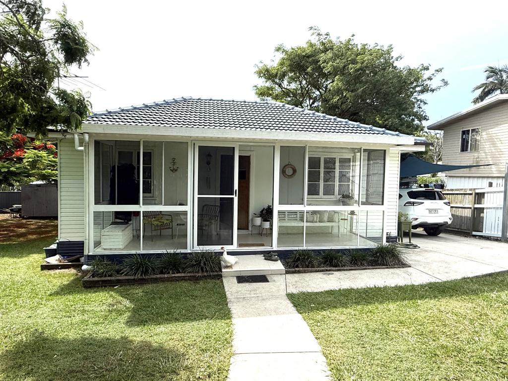 243 Elizabeth Ave, Clontarf, QLD 4019