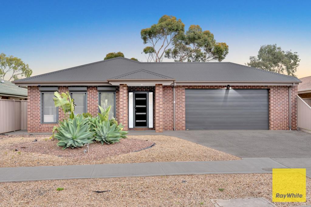 12 Mckenzie Cres, Hoppers Crossing, VIC 3029