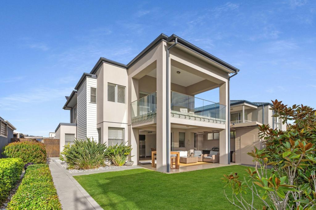 17 Seaspray Cl, Safety Beach, VIC 3936