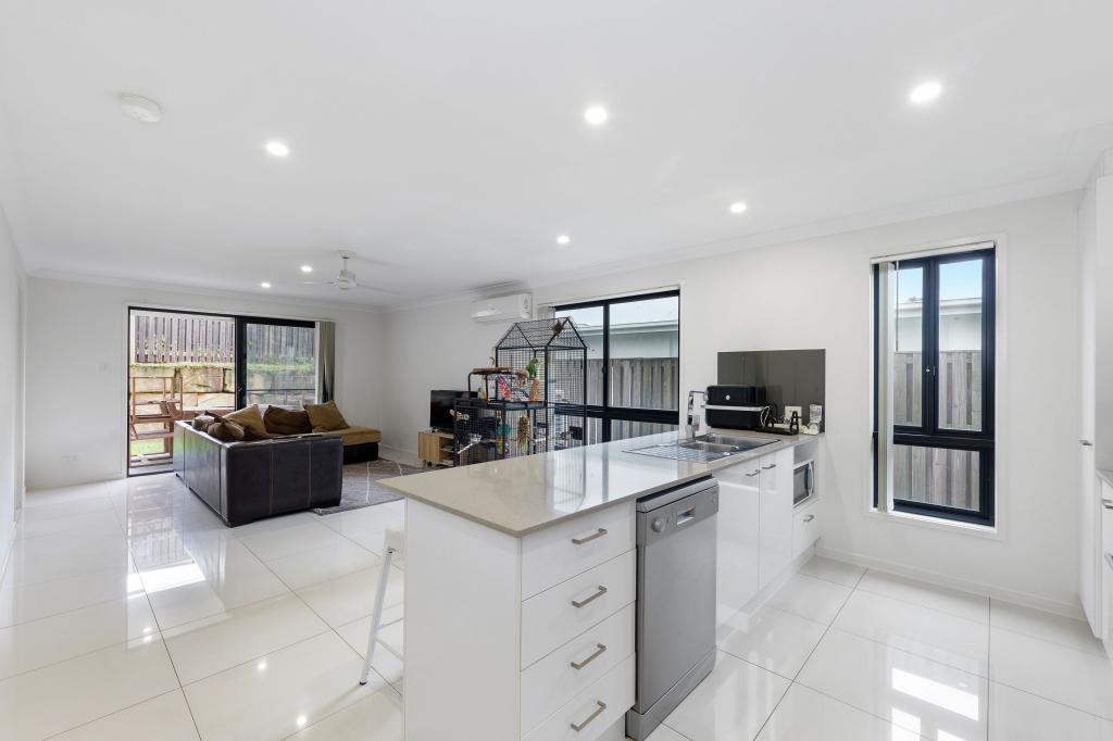 9 Hill Dr, Pimpama, QLD 4209