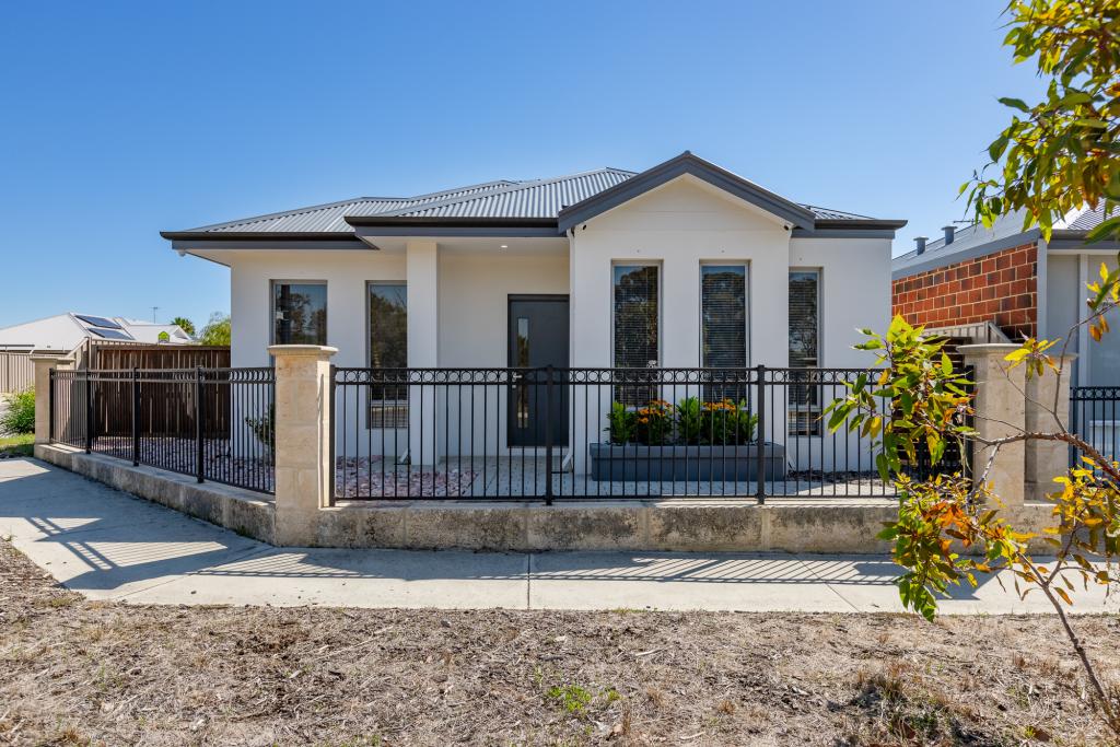 95 Sicklemore Rd, Parmelia, WA 6167