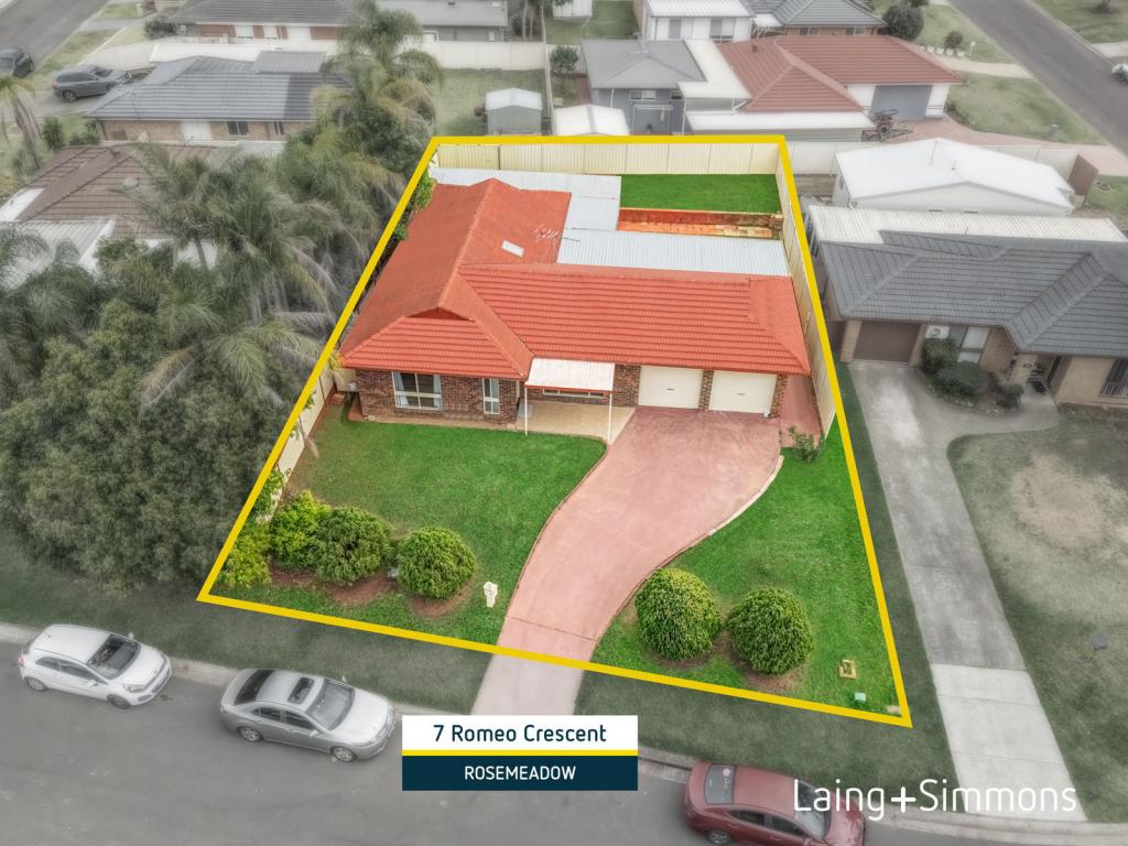 7 Romeo Cres, Rosemeadow, NSW 2560