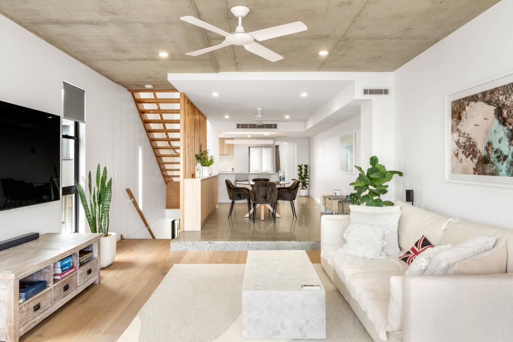 1/18 Palkana Dr, Warana, QLD 4575