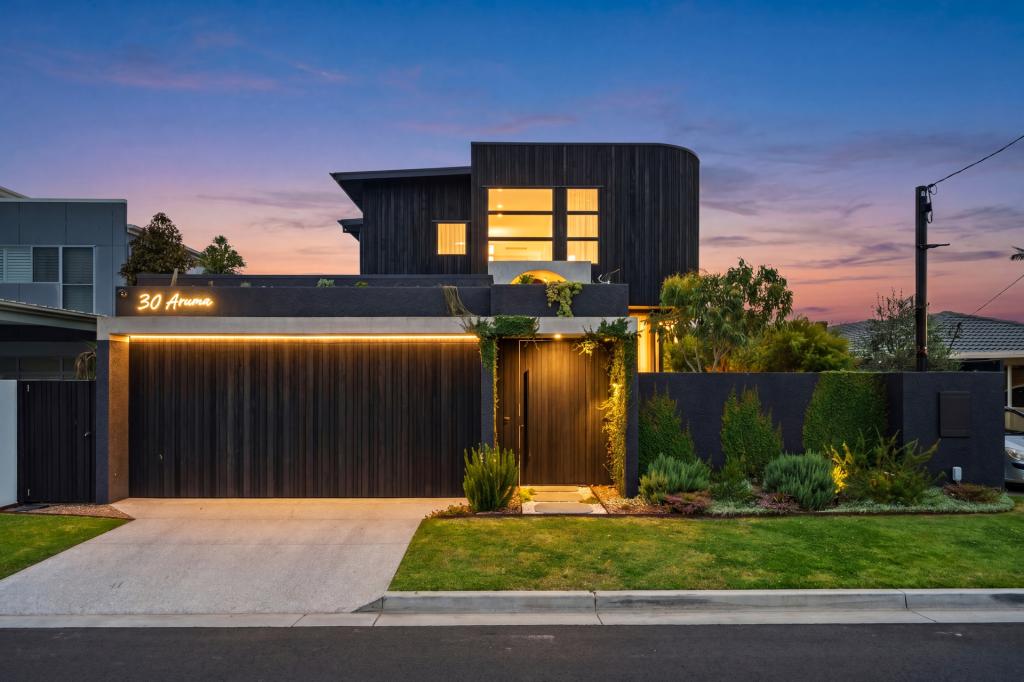 30 Aruma Ave, Burleigh Waters, QLD 4220
