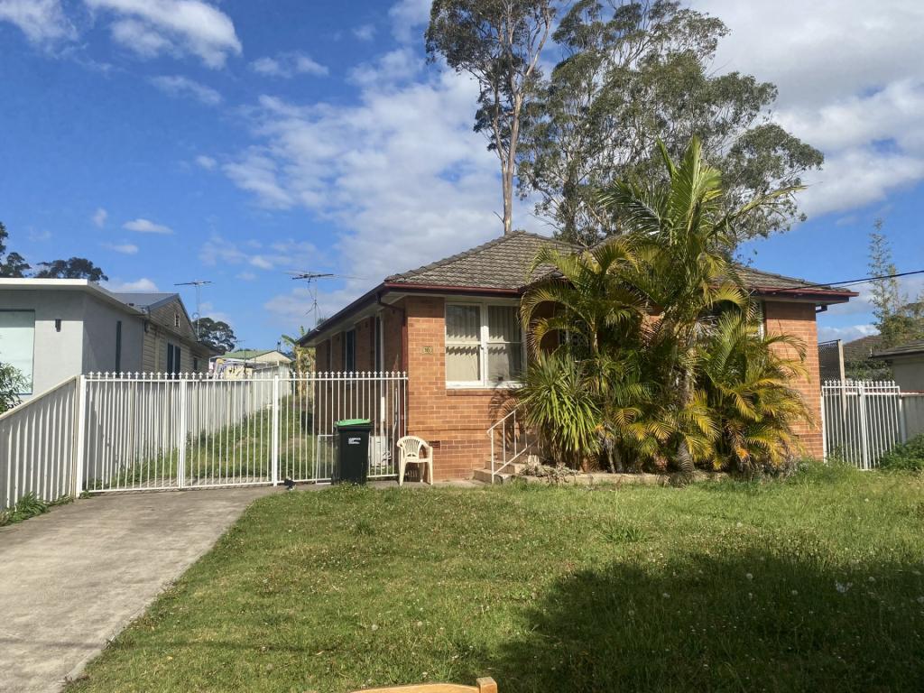 16 Dalkeith St, Busby, NSW 2168