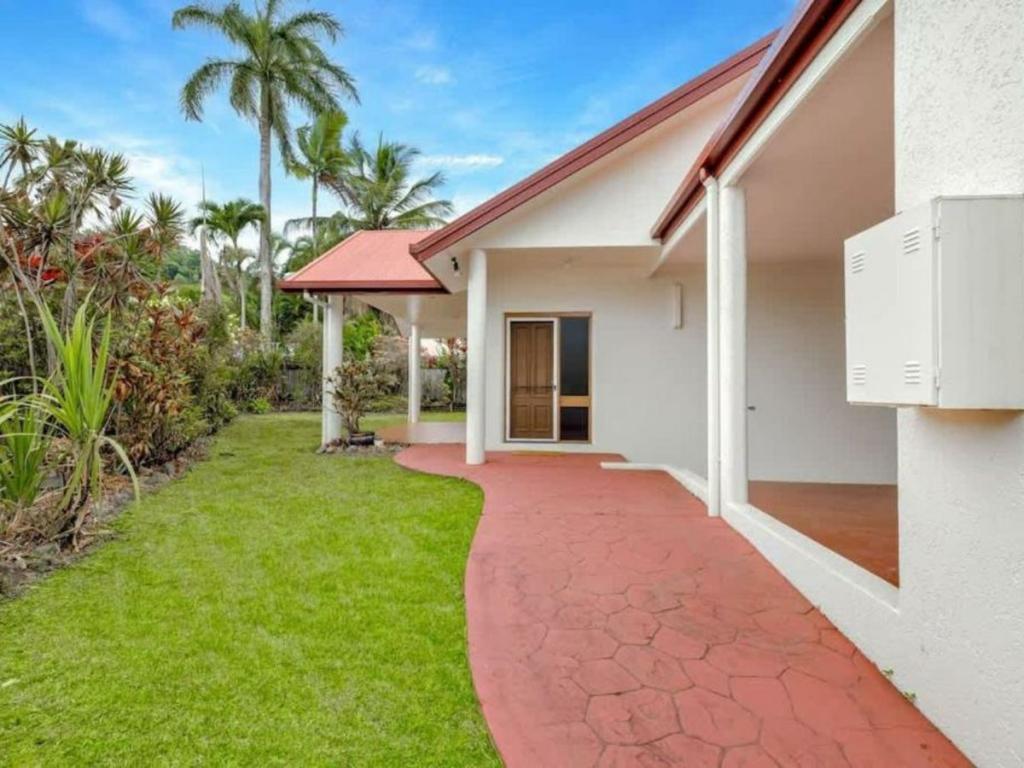 27 Saddle Mountain Rd, Smithfield, QLD 4878