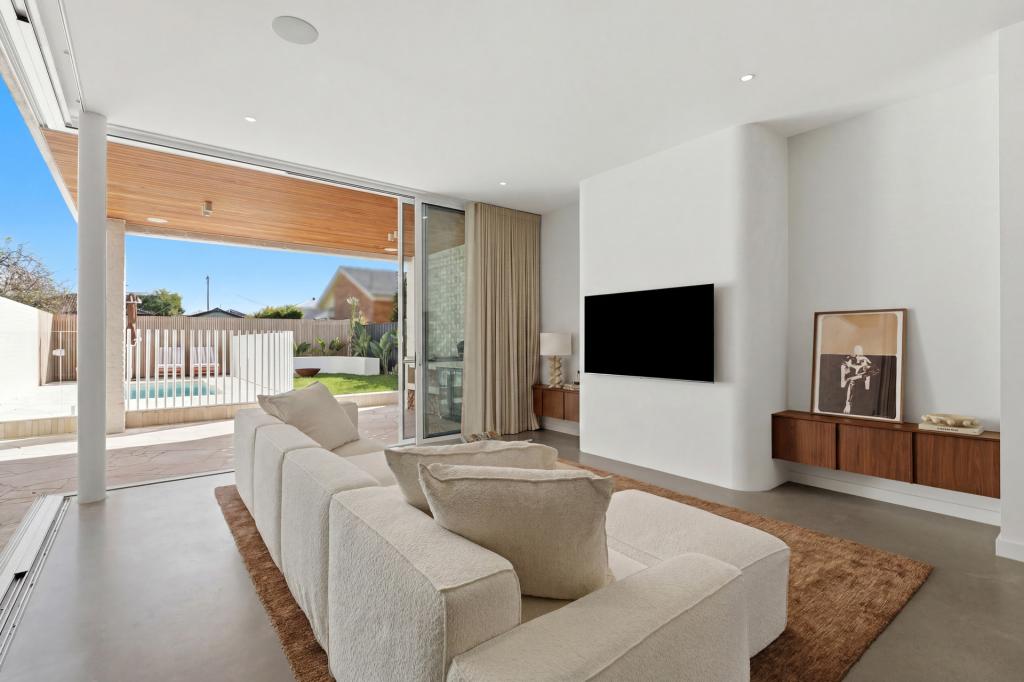 67 Bay Rd, Blue Bay, NSW 2261