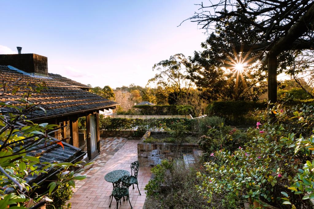 11 Woodbury Rd, St Ives, NSW 2075