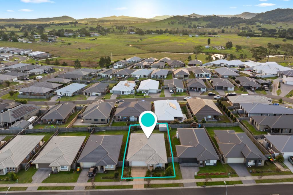 13 Plover Cct, Aberglasslyn, NSW 2320