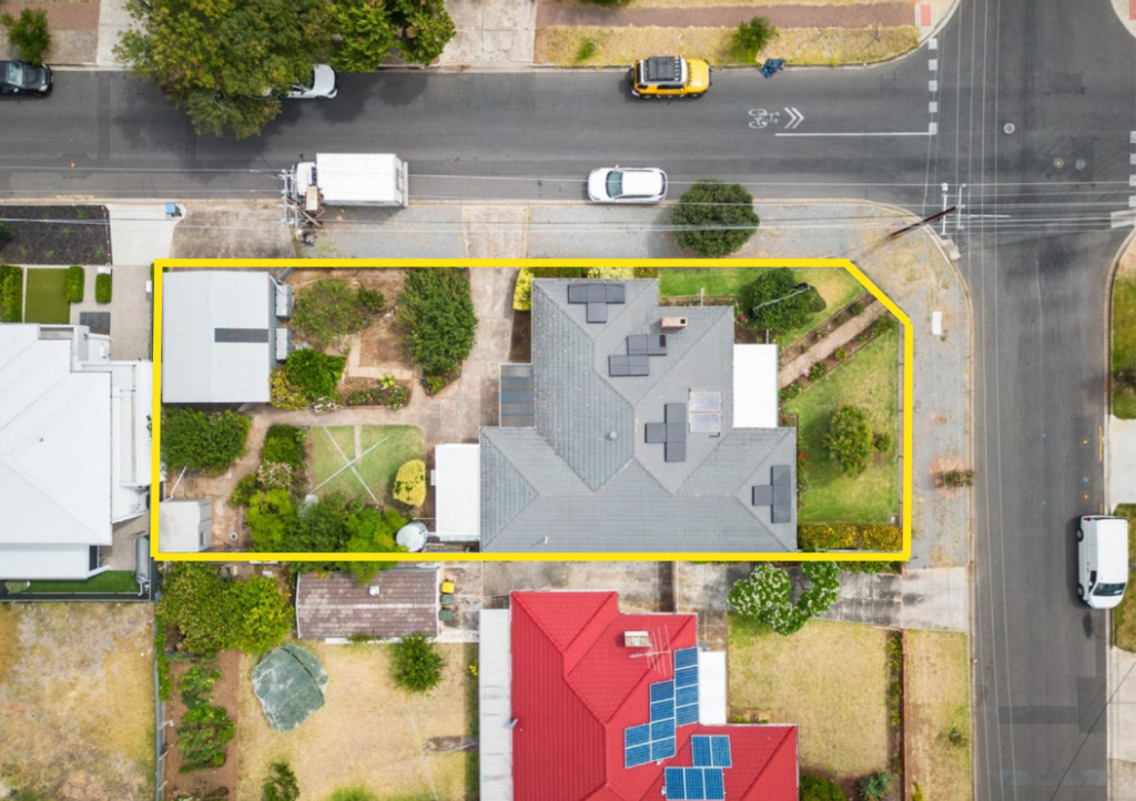 22 Cresdee Rd, Campbelltown, SA 5074