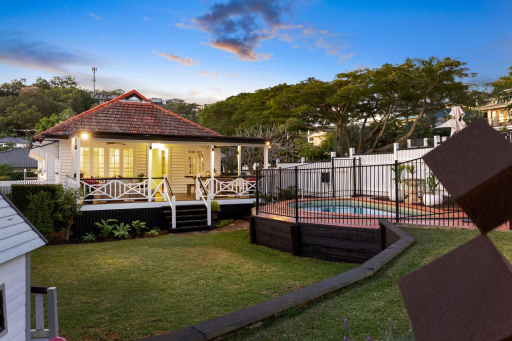 18 Lynell St, Hamilton, QLD 4007