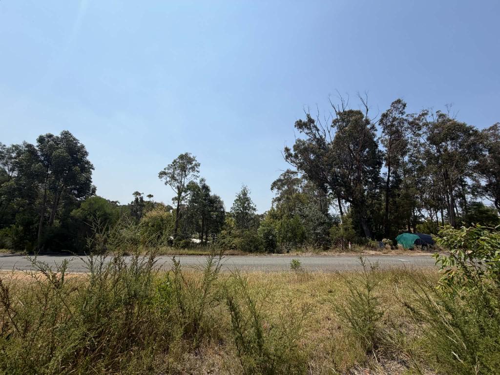 69 KARBEETHONG AVE, MALLACOOTA, VIC 3892