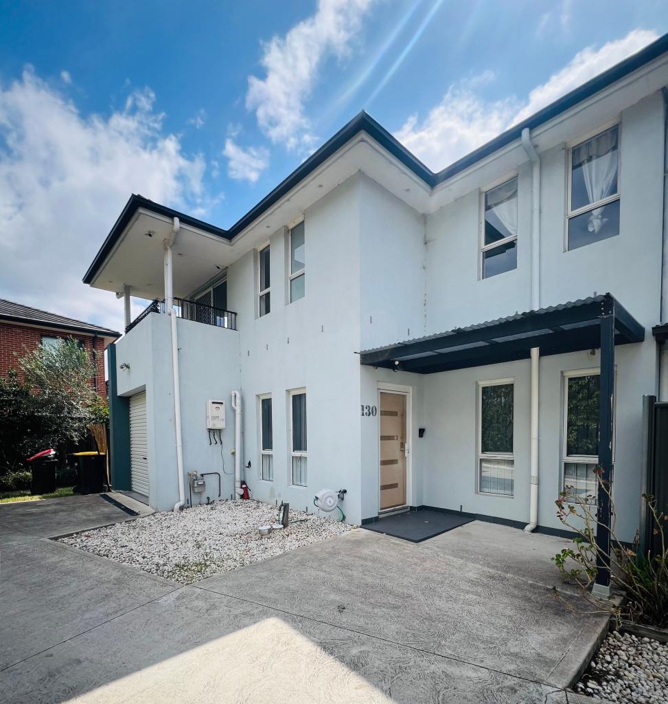 130 LAKESIDE PDE, JORDAN SPRINGS, NSW 2747