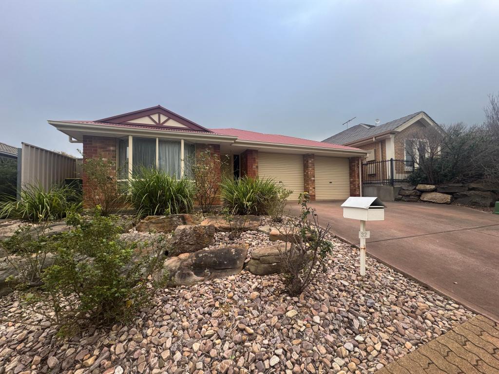32 Gloucester Dr, Craigmore, SA 5114