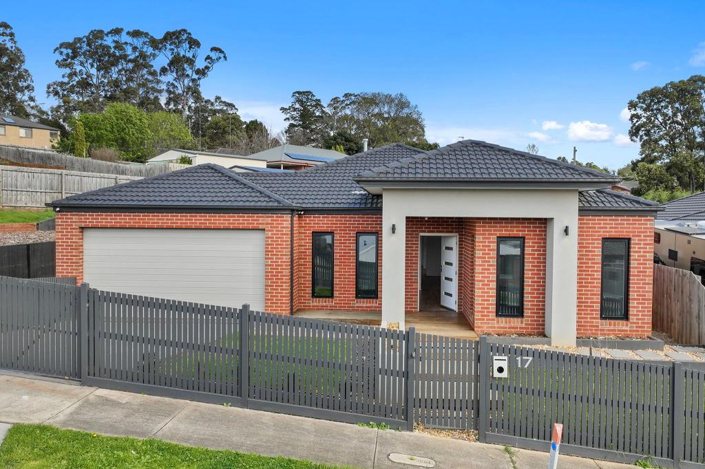 17 Orchard Ct, Drouin, VIC 3818